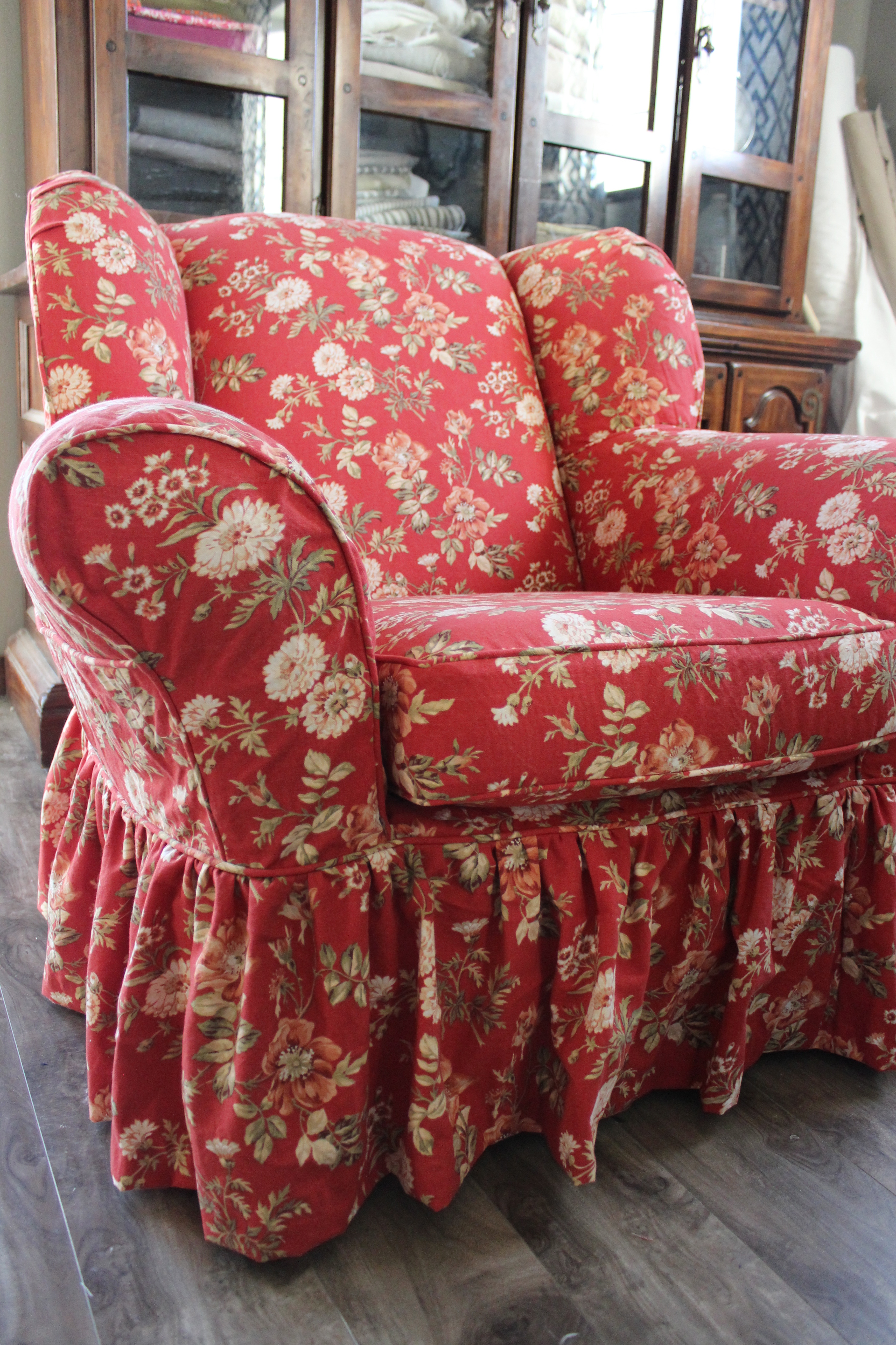 Red floral chair clearance